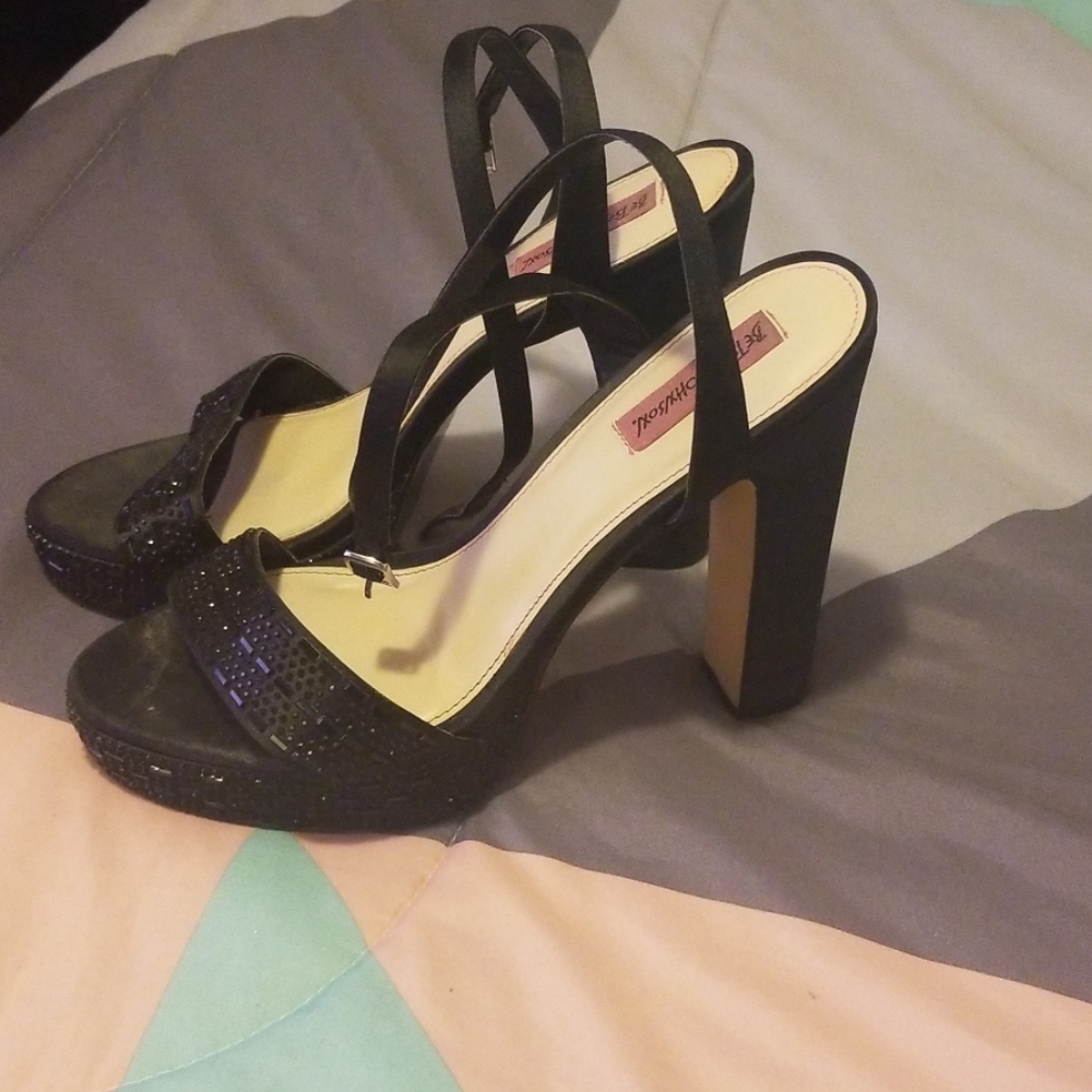 Shoes - Picture 2 of 2